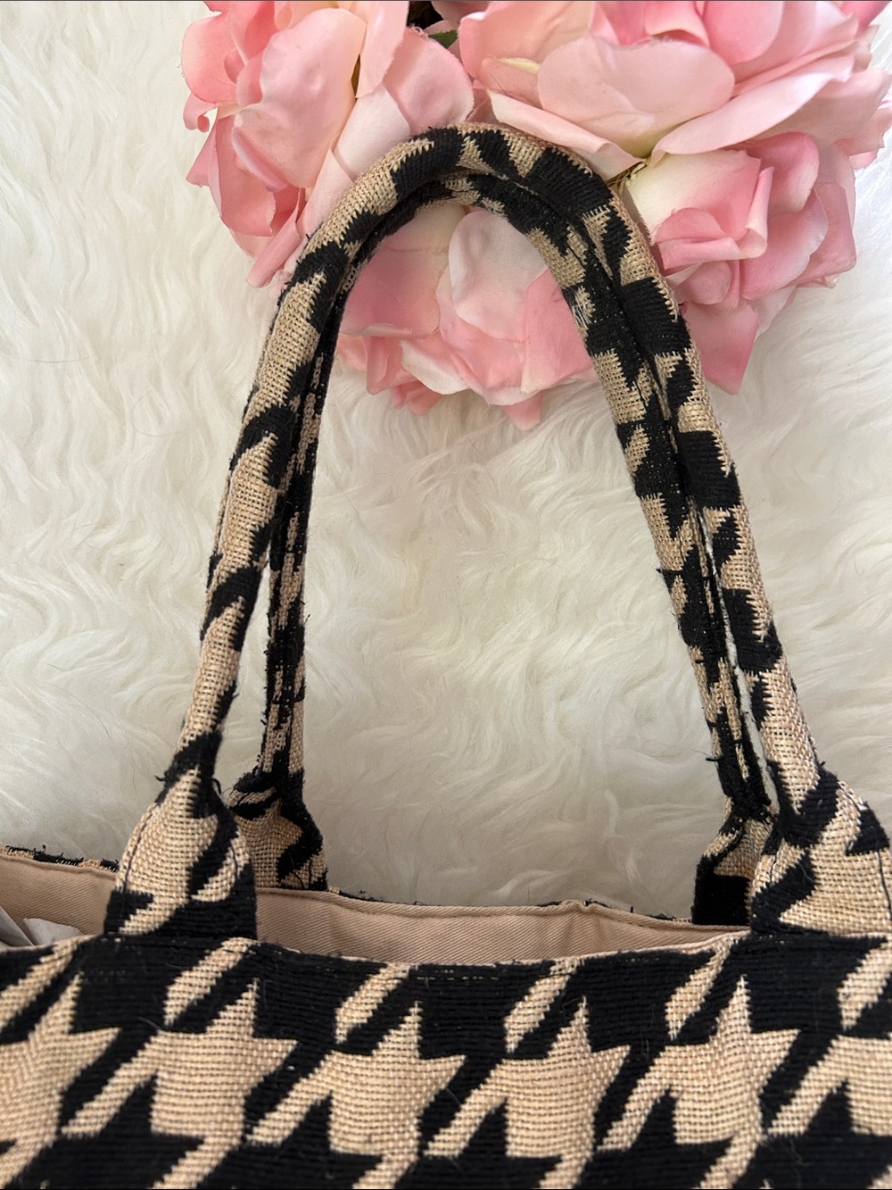 H&M • Houndstooth Tote Bag - Black & Tan Checkered Houndstooth • Pre-owned :) - Picture 6 of 14